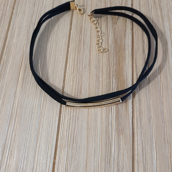 🖤🖤NEW🖤🖤PRETTY!! Black Velvet Choker with GOLD Bar🖤🖤 - Picture 12 of 14